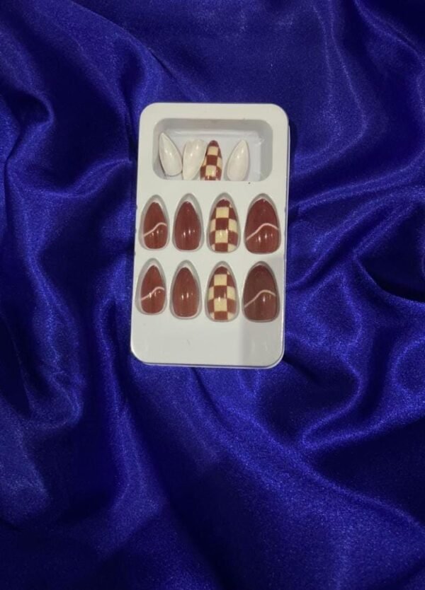 Abstract art Nails - Image 6