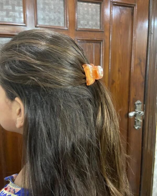 Acrylic hair claws ( random design) - Image 2