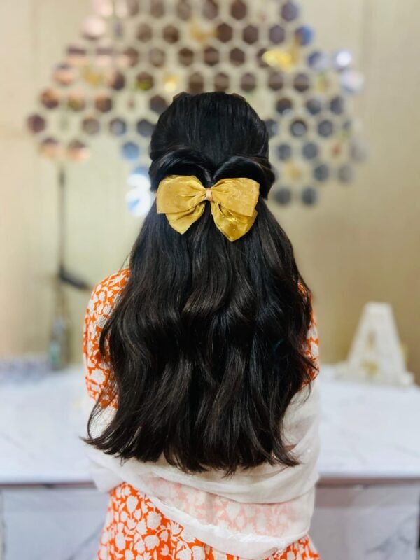 Small bow pins